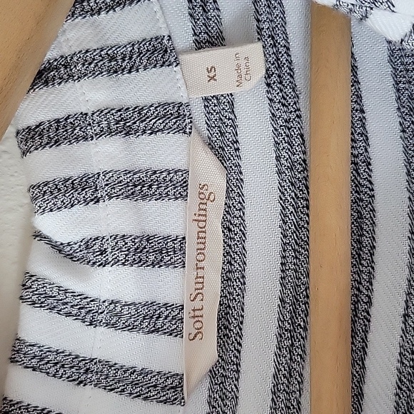 Soft Surroundings Grey Stripe Asymmetrical Button Down Tunic Size XS - Picture 5 of 7